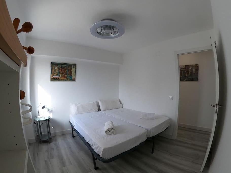 Roch - Stylish Apartment Near Metro Seville Ngoại thất bức ảnh